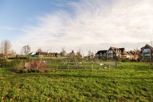 Pavilion Place, East Molesey- click for photo gallery